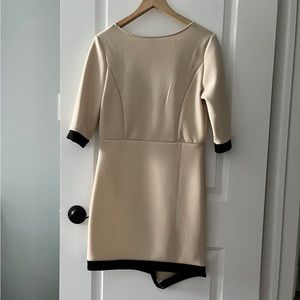 Beautiful elegant three quarter length sleeve dress